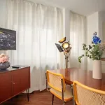 Central Studio Apartment With Free Baselcard - Matisse